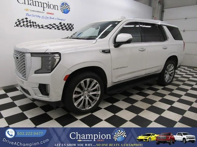 Used 2022 White Frost Tricoat GMC Denali image 12