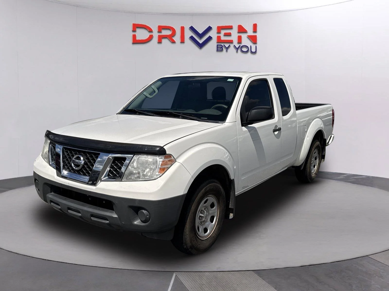 Used 2019 Glacier White Nissan S image 8