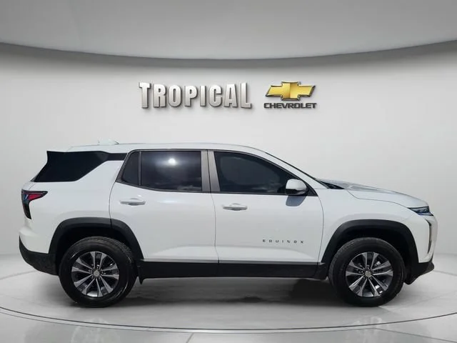 New 2027 Summit White Chevrolet LT image 6