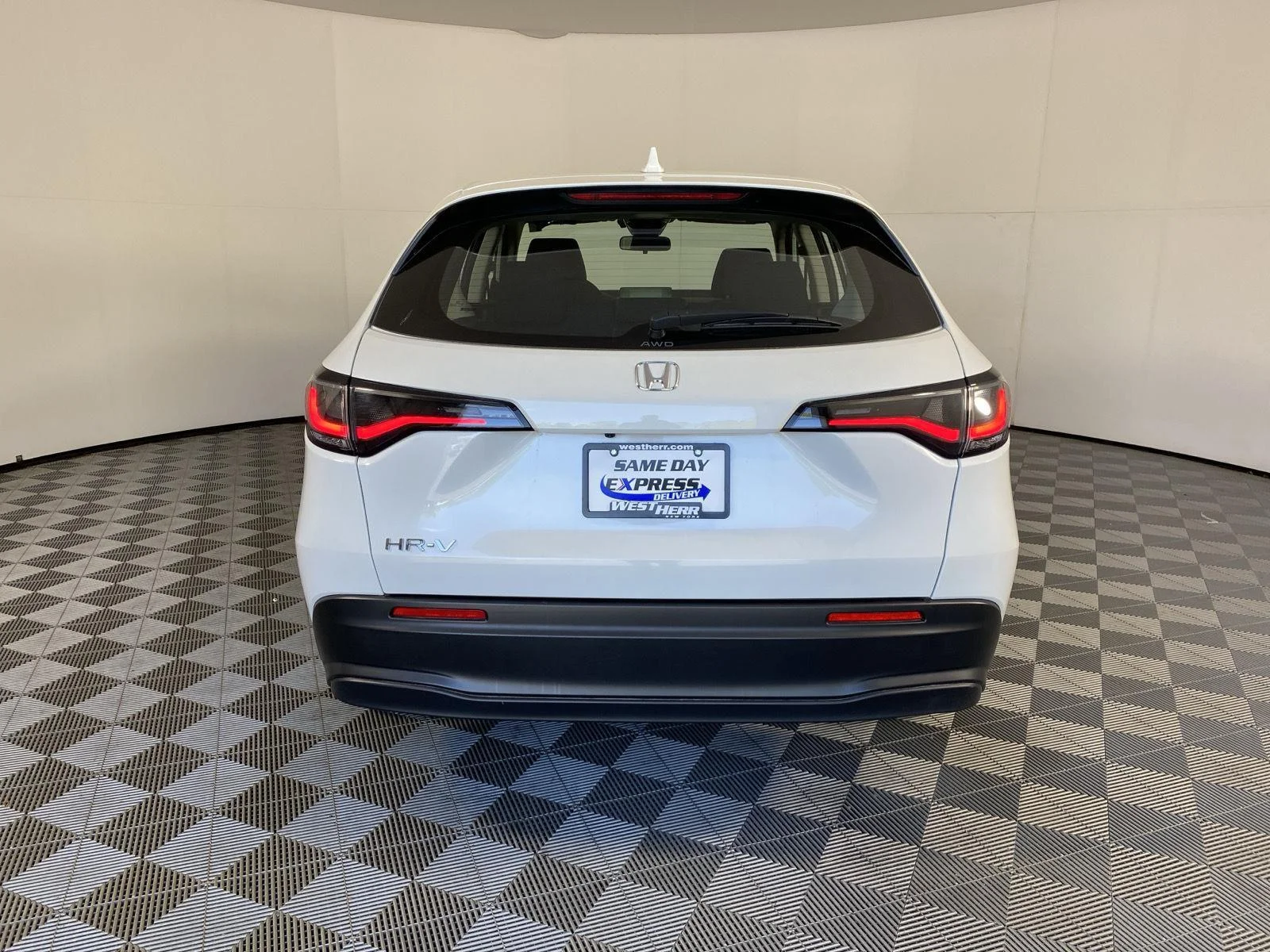 Used 2023 Platinum White Pearl Honda LX image 6