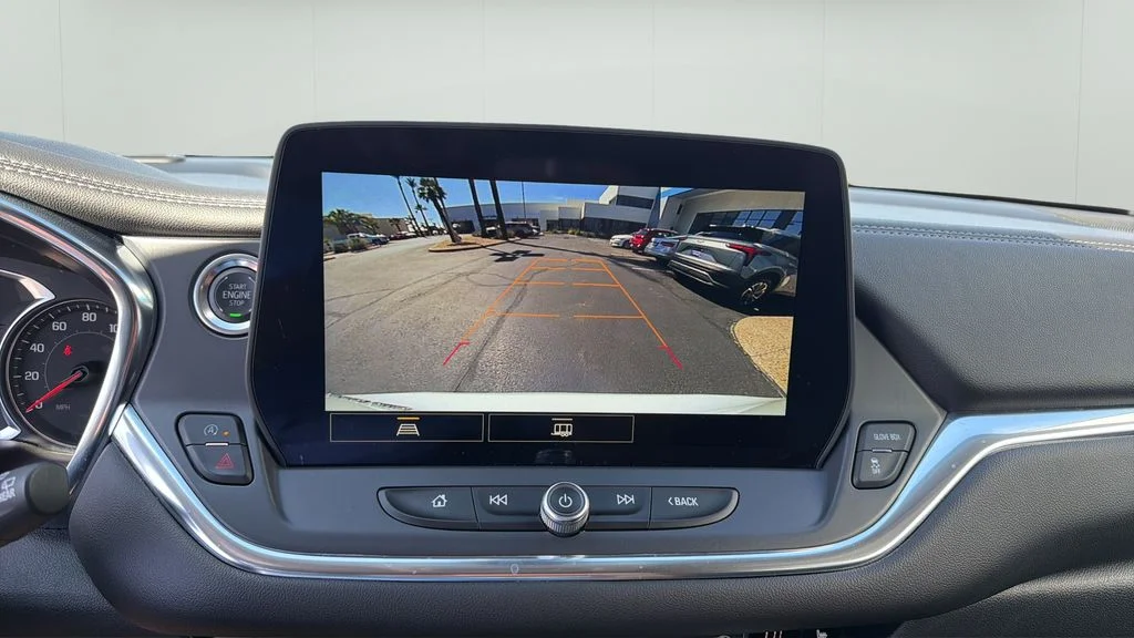 Used 2025 White Chevrolet LT image 24