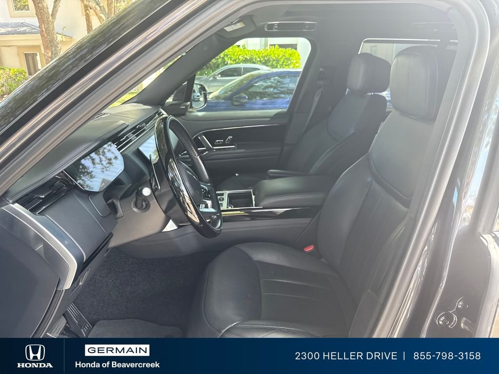 Used 2023 Gray Land Rover SE image 8