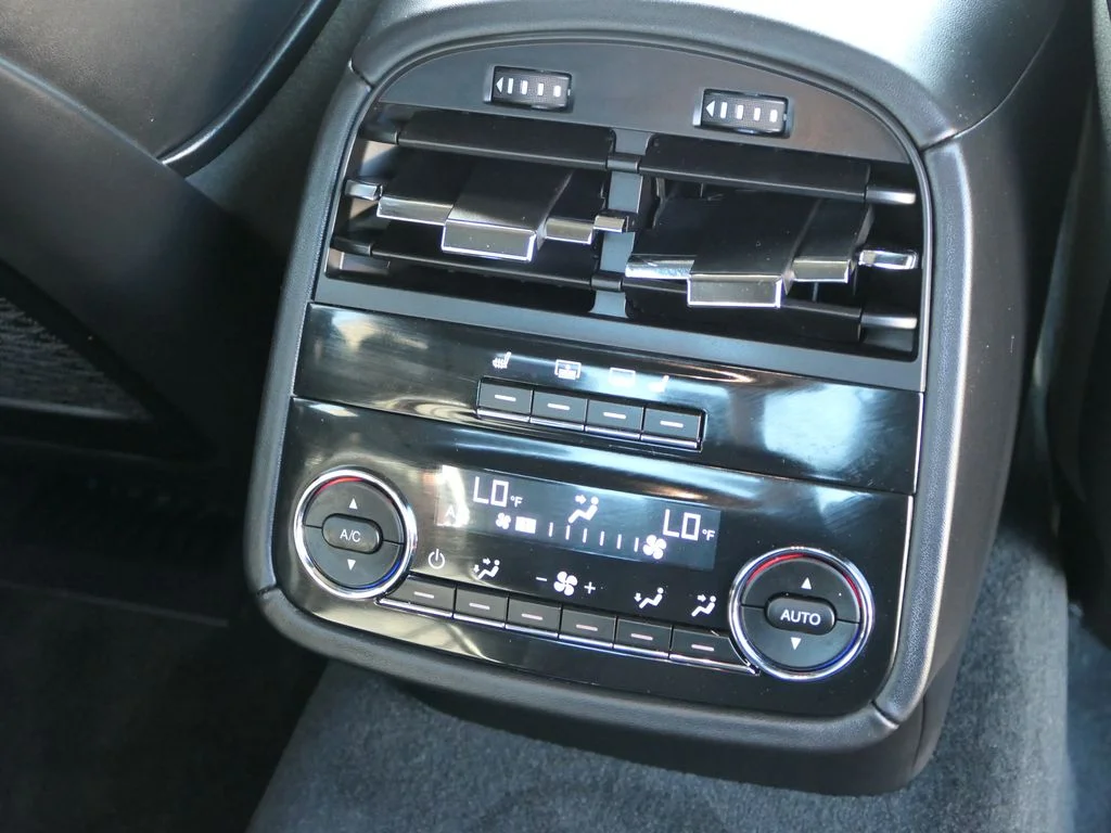 Used 2024  Maserati Modena image 23