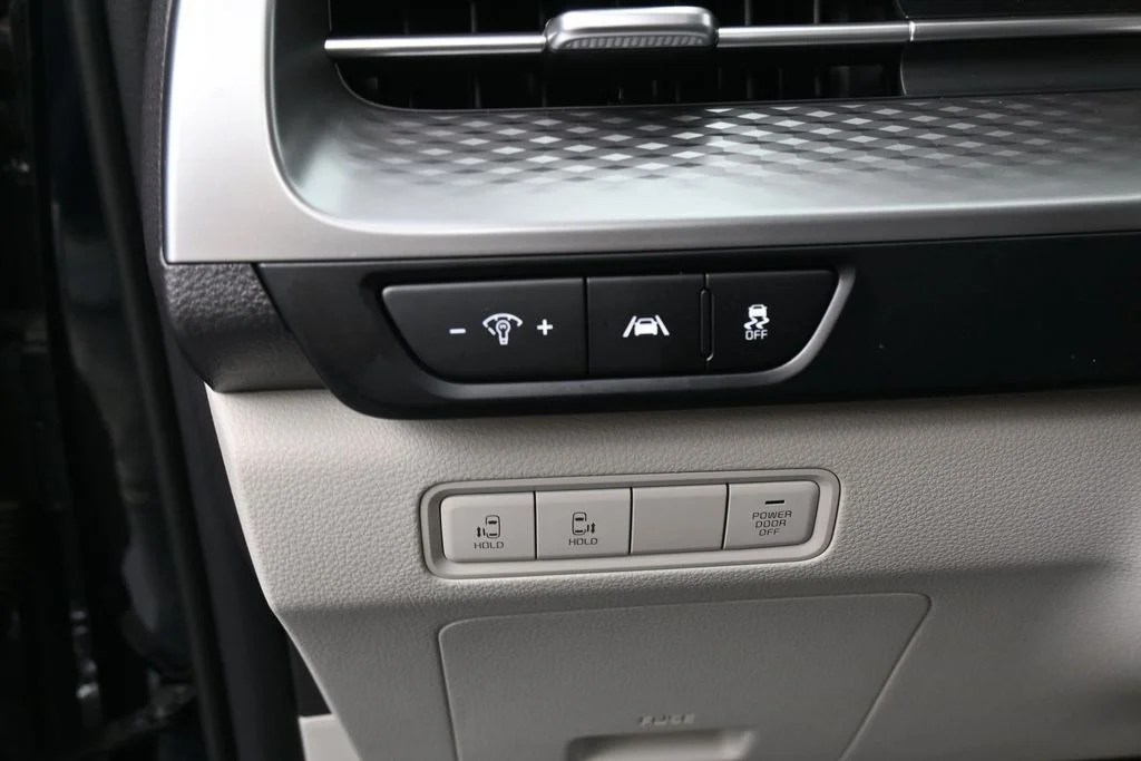 Used 2024 Deep Chroma Blue Kia LX image 15