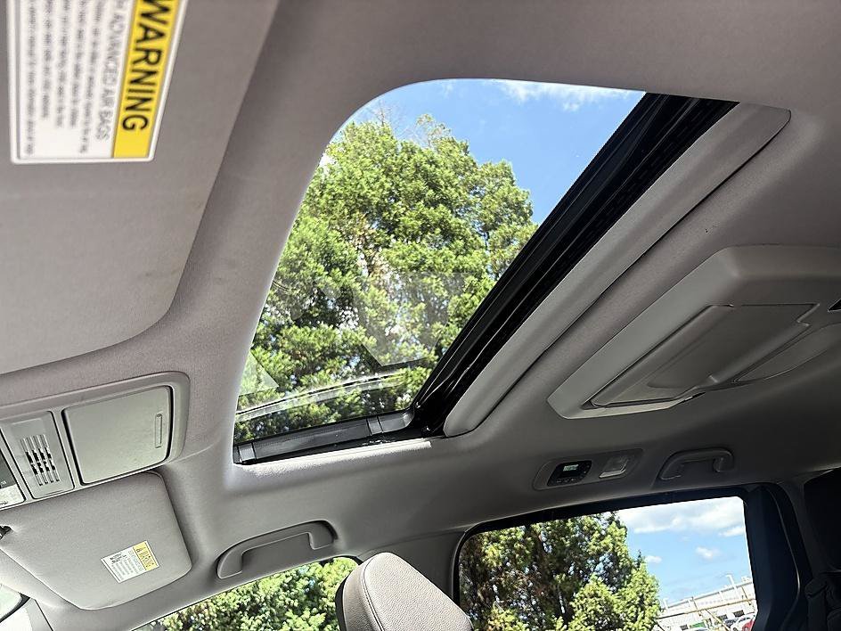 Used 2019 Lunar Silver Metallic Honda EX-L image 20