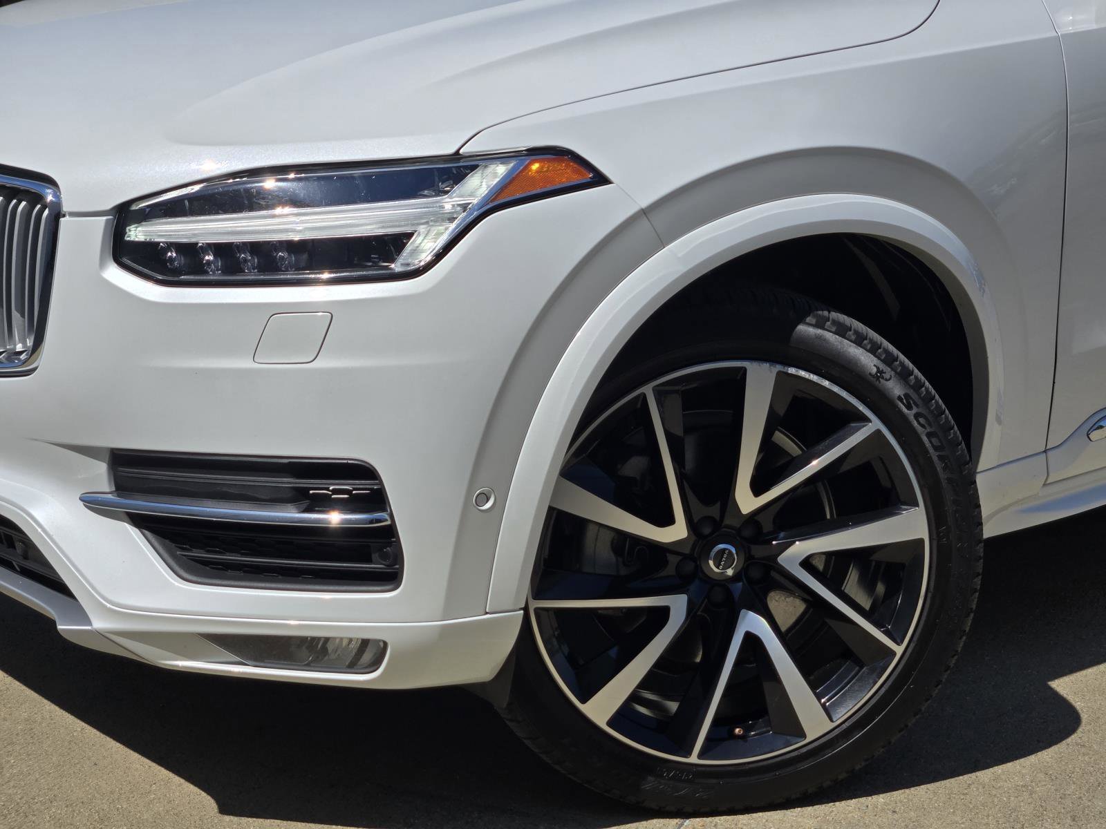 Used 2019 Crystal White Pearl Volvo Inscription image 7
