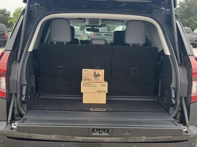 New 2027 Gray Metallic Ford Active image 10