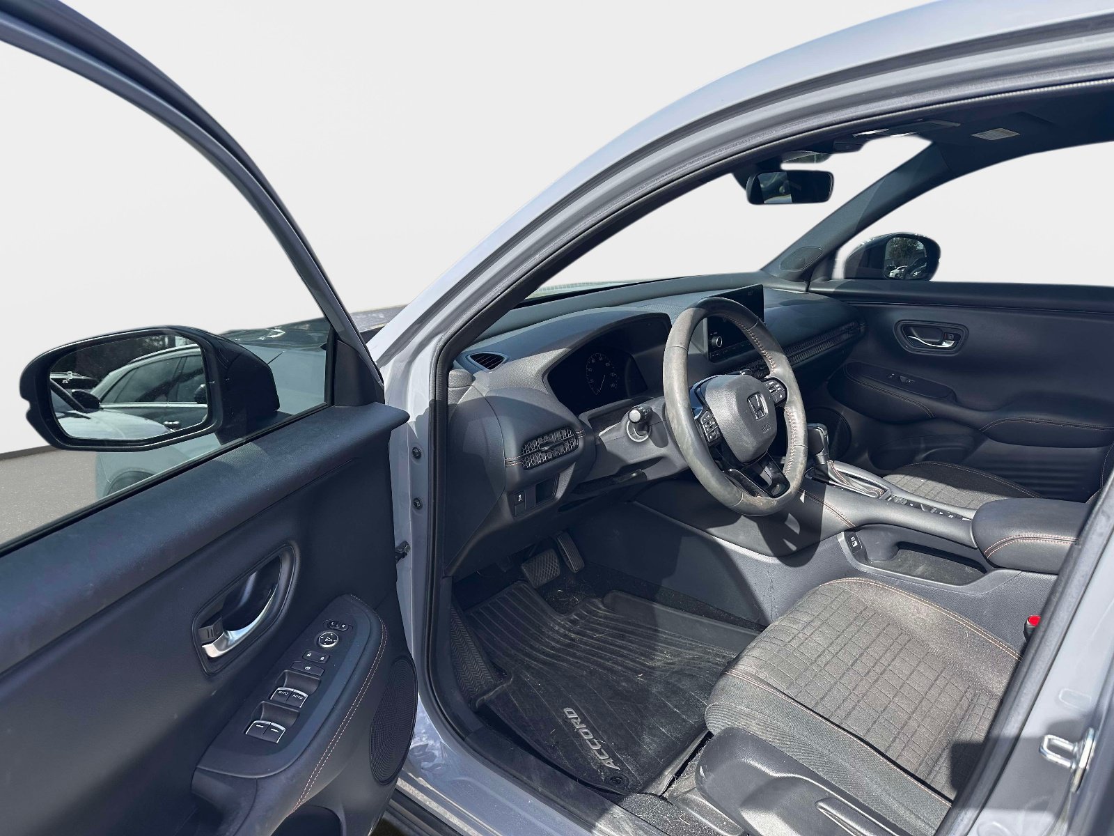 Used 2023  Honda Sport image 11