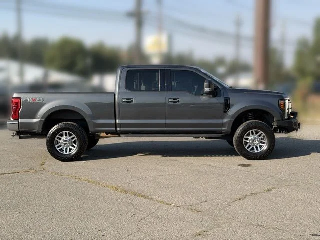 Used 2017 Magnetic Metallic Ford Lariat image 9