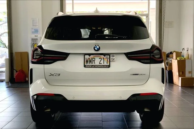 Used 2023 Mineral White Metallic BMW sDrive30i image 4