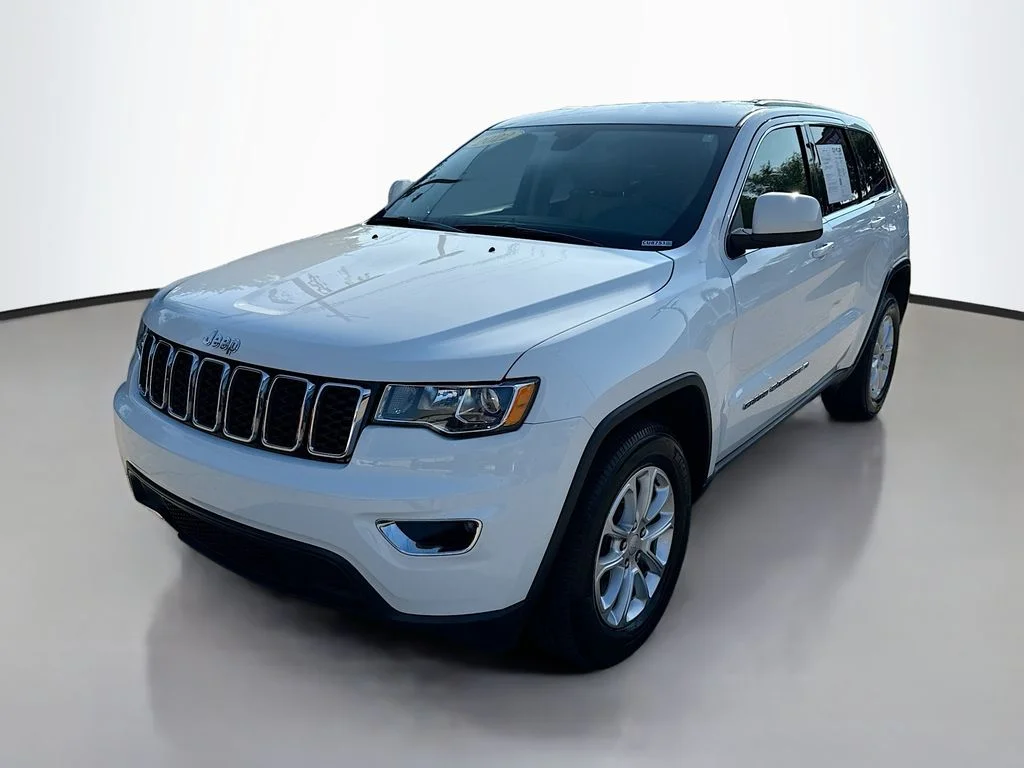 Used 2022 Bright White Clearcoat Jeep Laredo E image 3