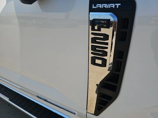 New 2026 Star White Metallic Tri-Coat Ford F-250® Lariat® image 34