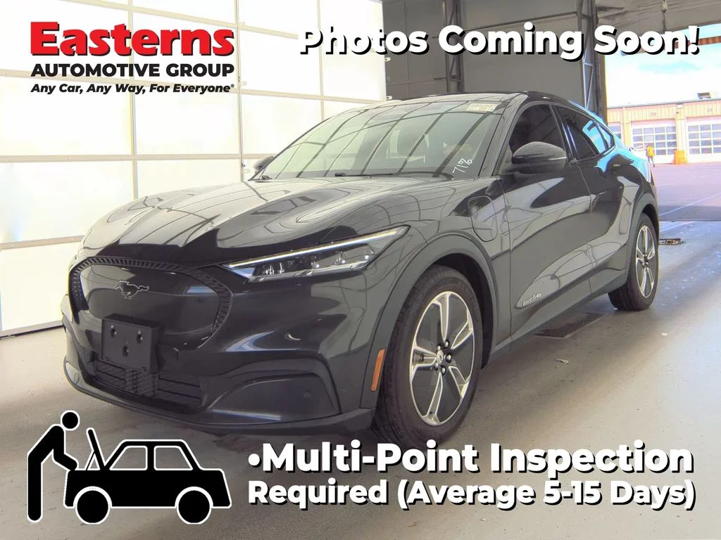 Used 2022 Gray Ford Select image 1