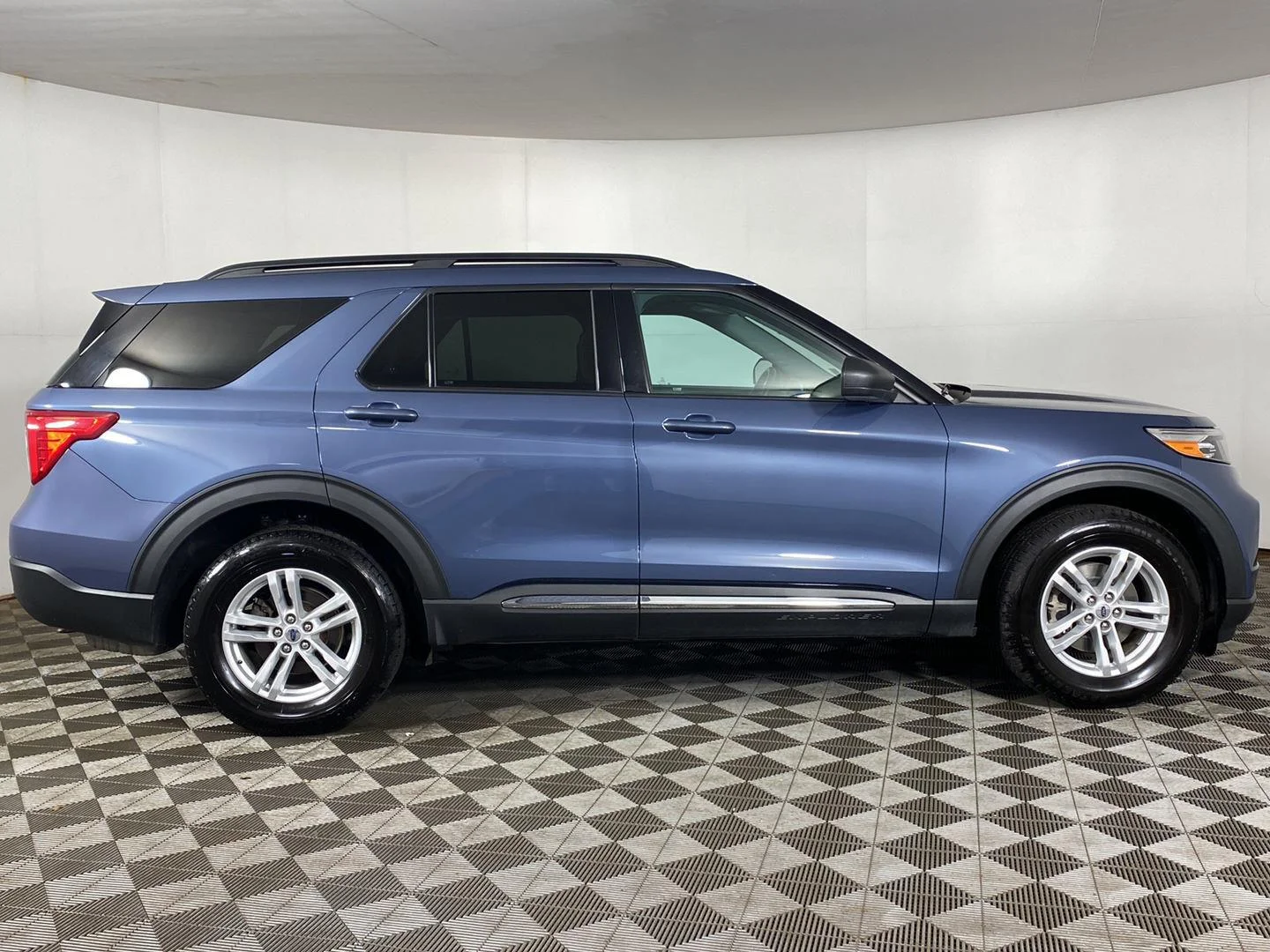 Used 2021 Infinite Blue Metallic Tinted Clearcoat Ford XLT image 26