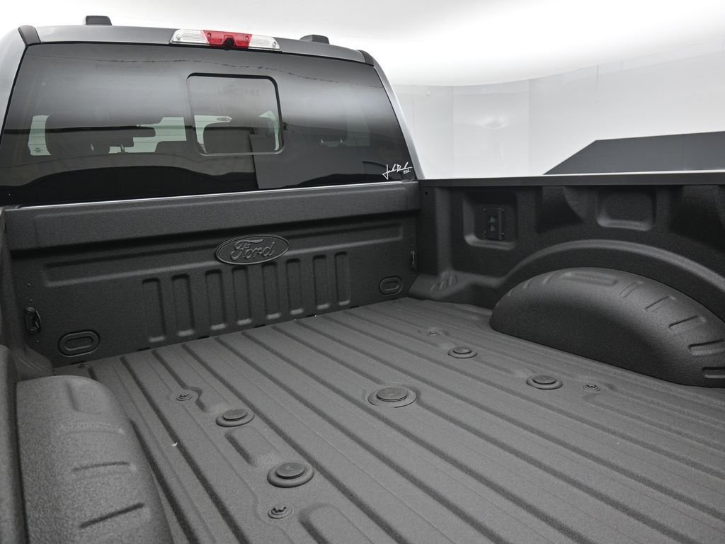 New 2026 Carbonized Gray Metallic Ford Lariat image 24