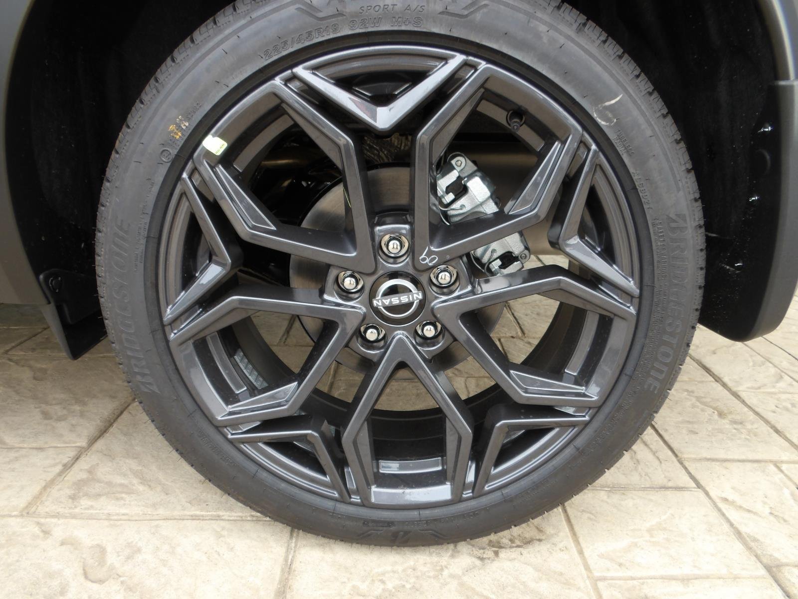 New 2026 Gun Metallic / Scarlet Ember Tintcoat Two-tone Nissan SR image 13