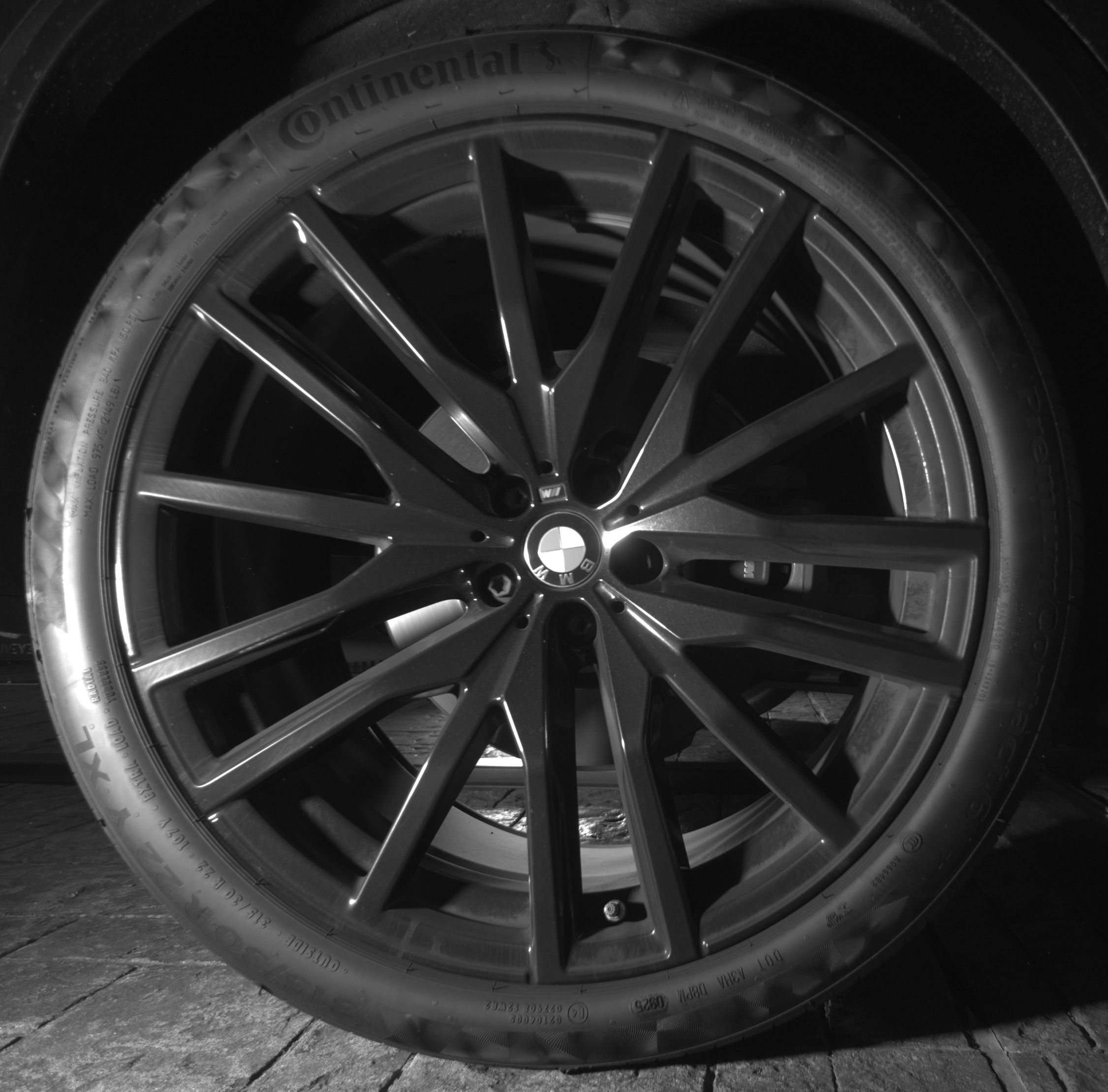 Used 2022 Black BMW sDrive40i image 15
