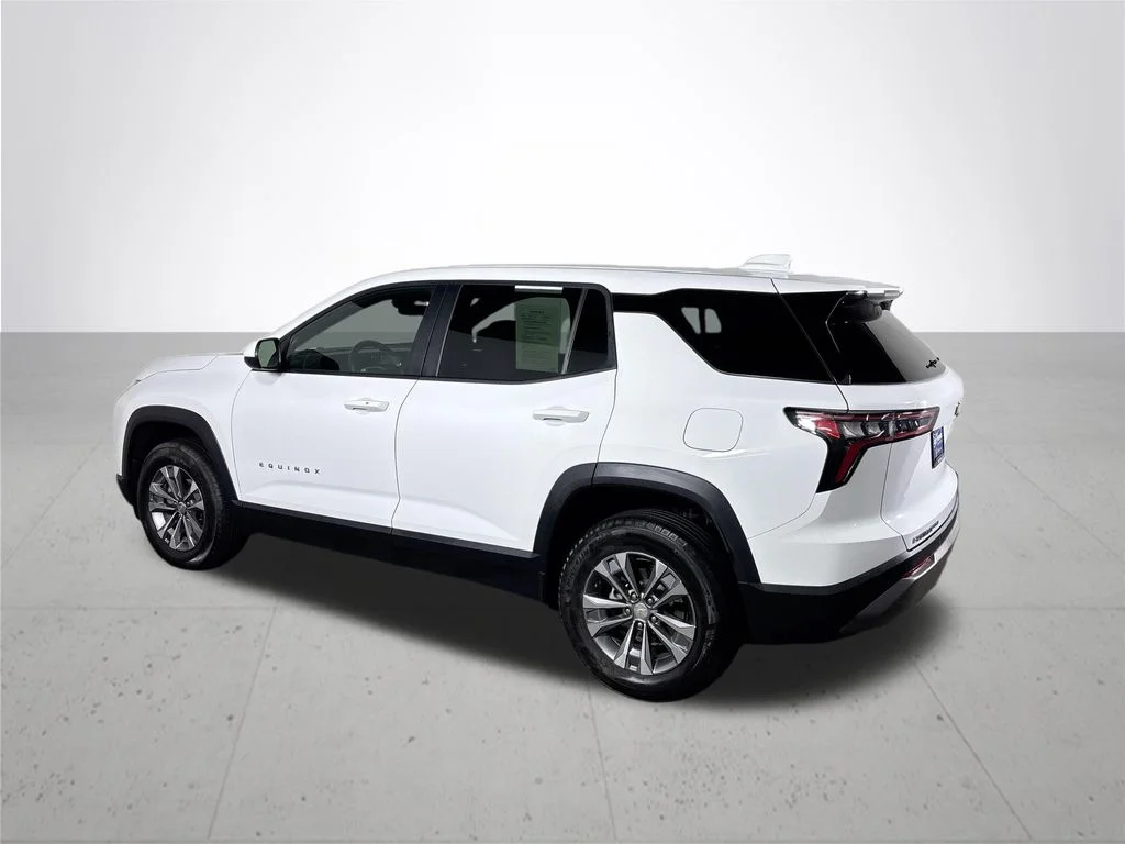 Used 2025 White Chevrolet LT image 8