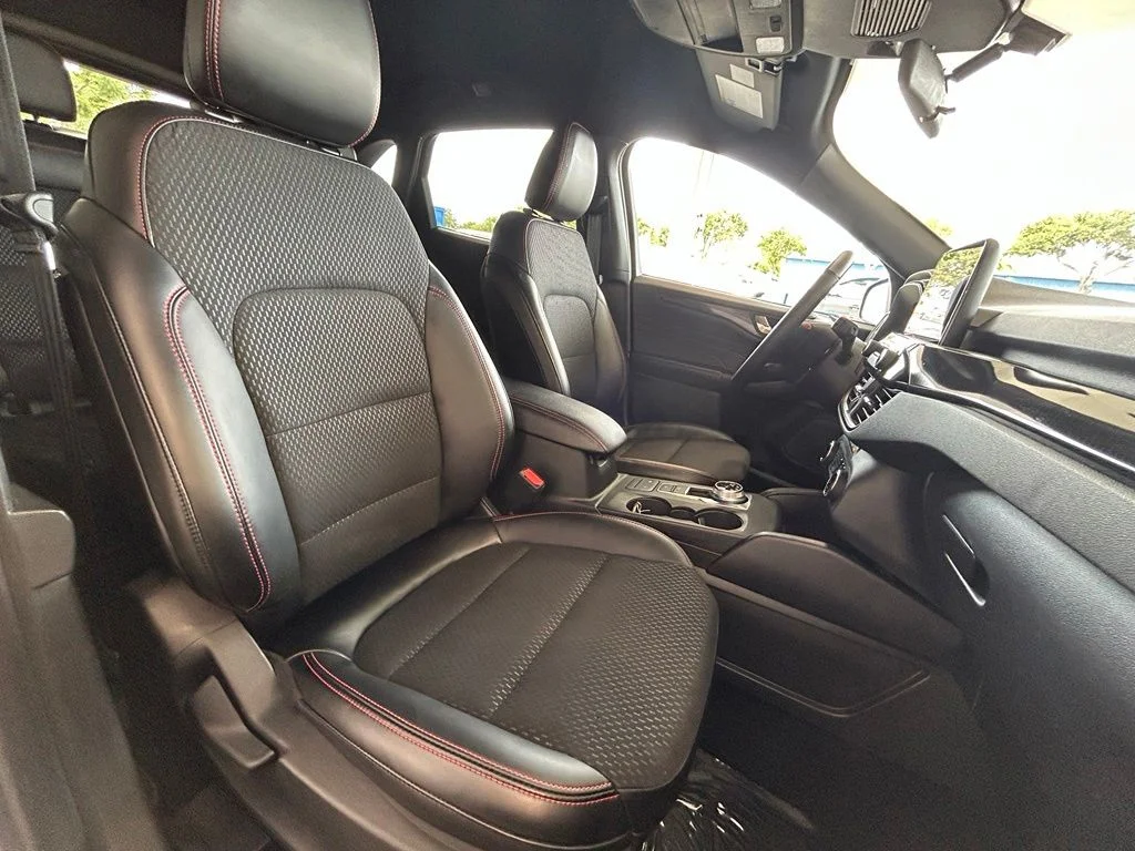 Used 2025 Gray Metallic Ford ST-Line image 26