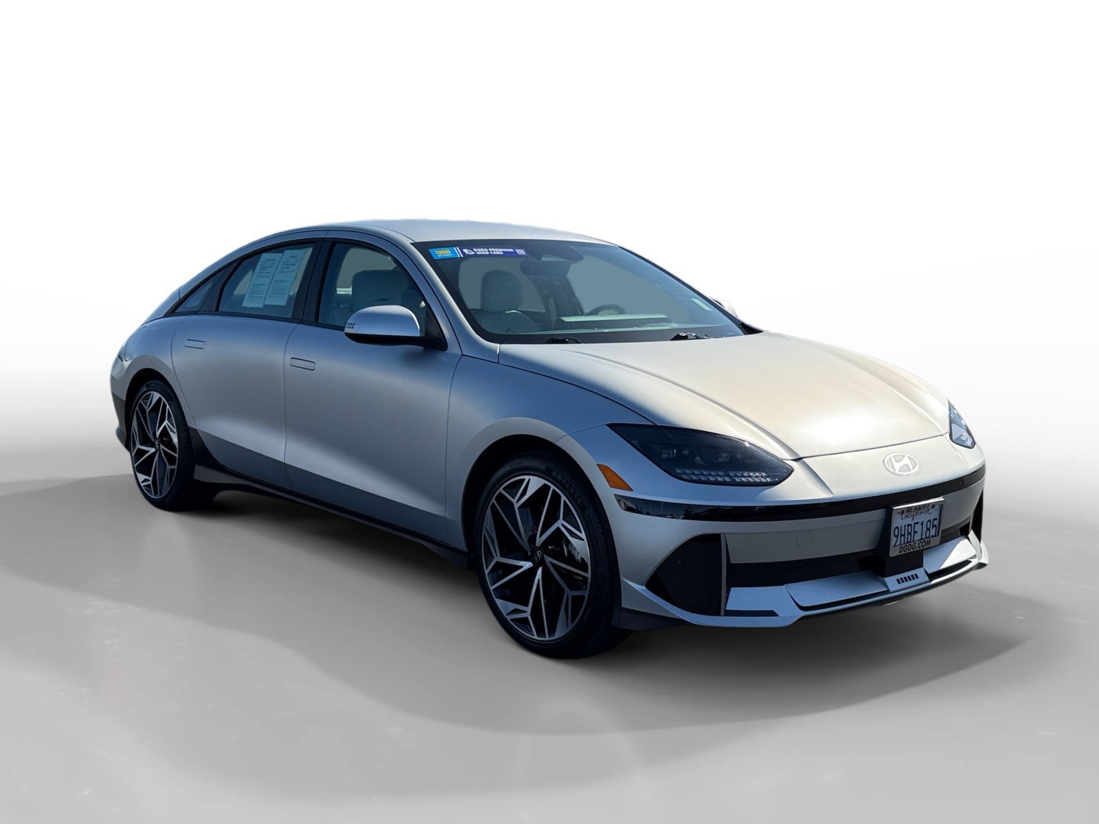 Used 2023 Gold Hyundai SEL image 7