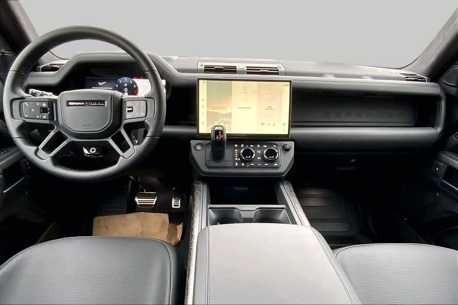 2026 Land Rover Defender OCTA Black - Photo 6