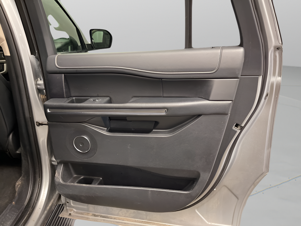 Used 2024 Silver Metallic Ford XLT image 33