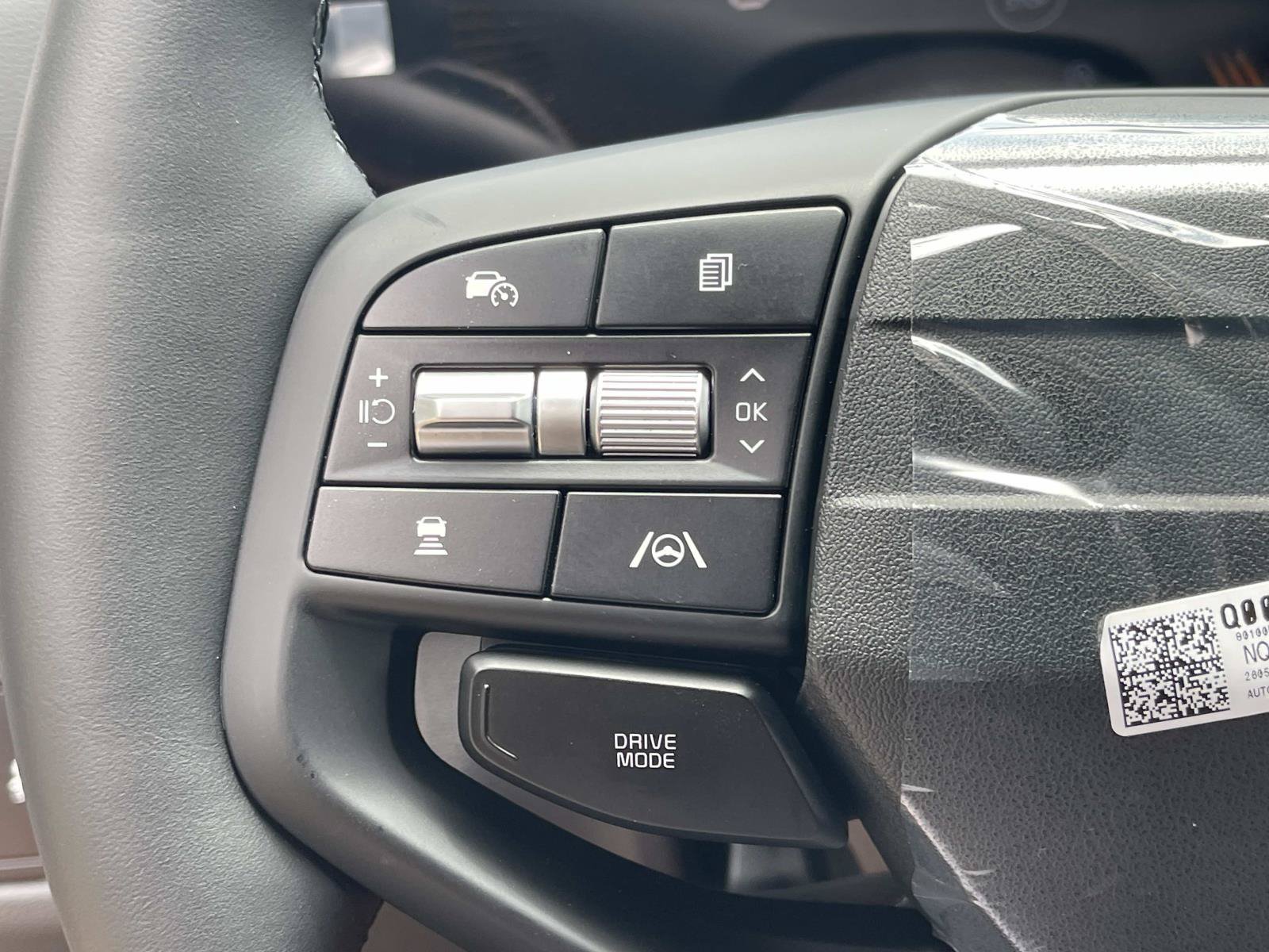 New 2026 Glacial White Pearl Kia LX image 30