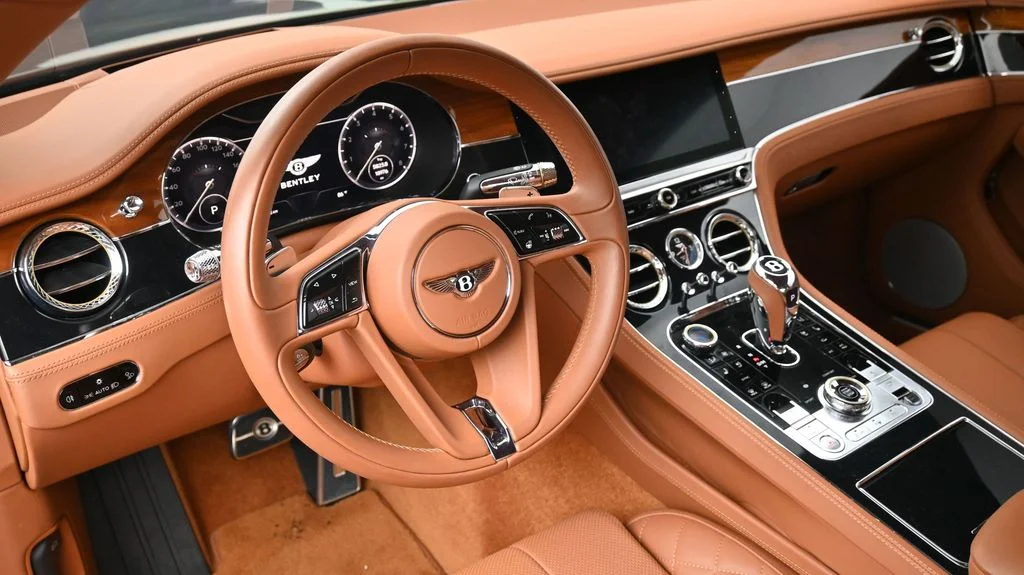 Used 2020 Silver Bentley  image 7