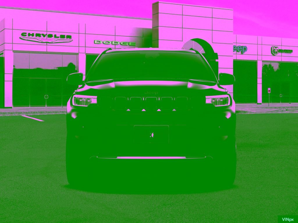 New 2026 Diamond Black Crystal Pearl-Coat Exterior Paint Jeep Limited image 12