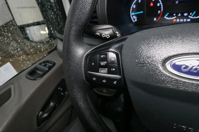 Used 2024  Ford Base image 25