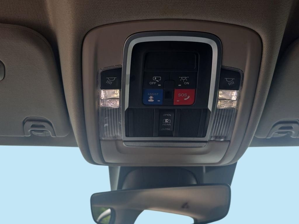 Used 2022 White Ram Laramie image 20