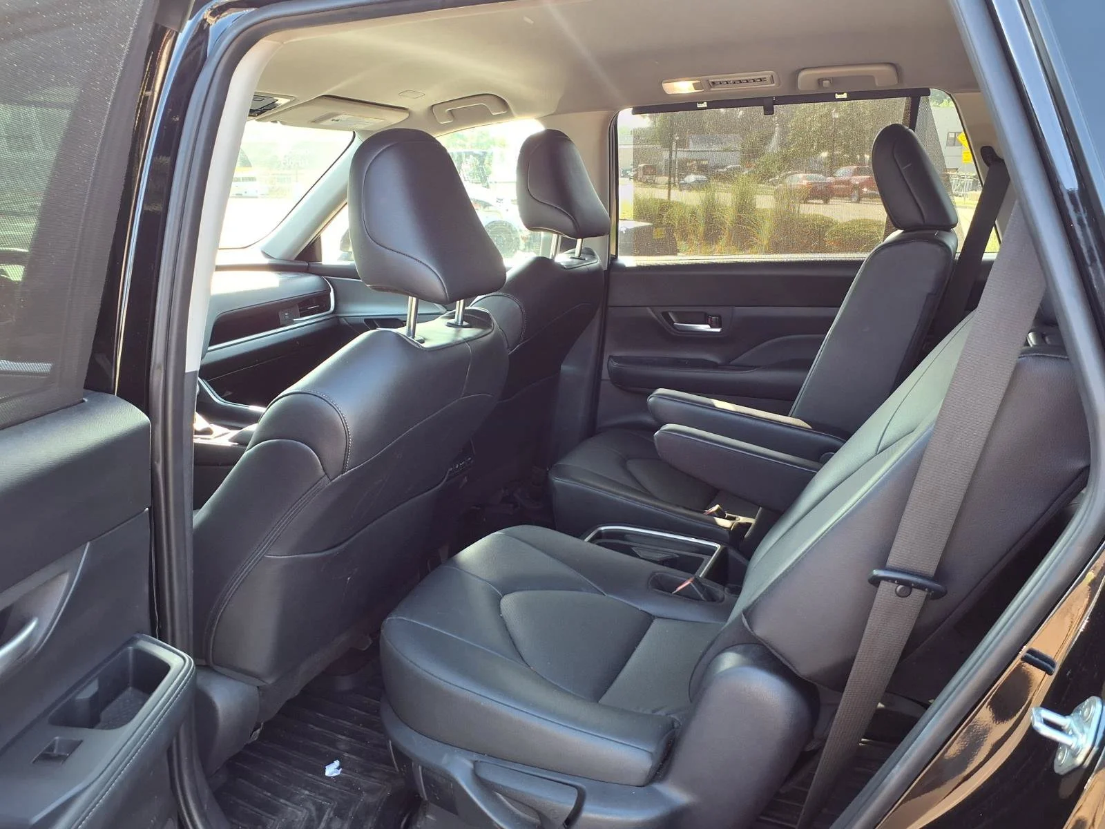 Used 2025 Midnight Black Metallic Toyota XLE image 22