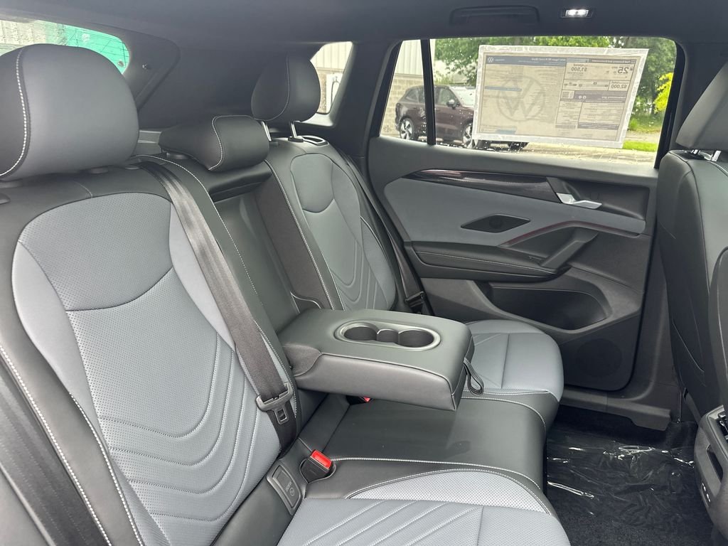 New 2026  Volkswagen 2.0T SE R-Line Black image 16