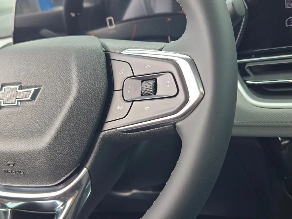 New 2026 Summit White Chevrolet LT image 33