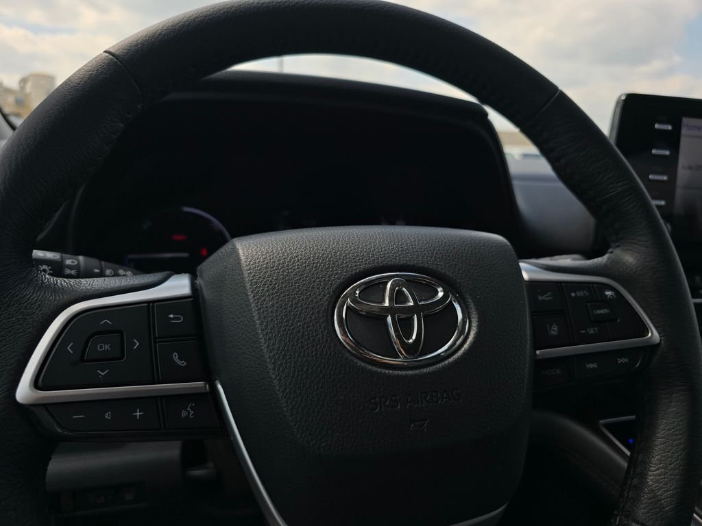 Used 2024 Gray Toyota XLE image 23
