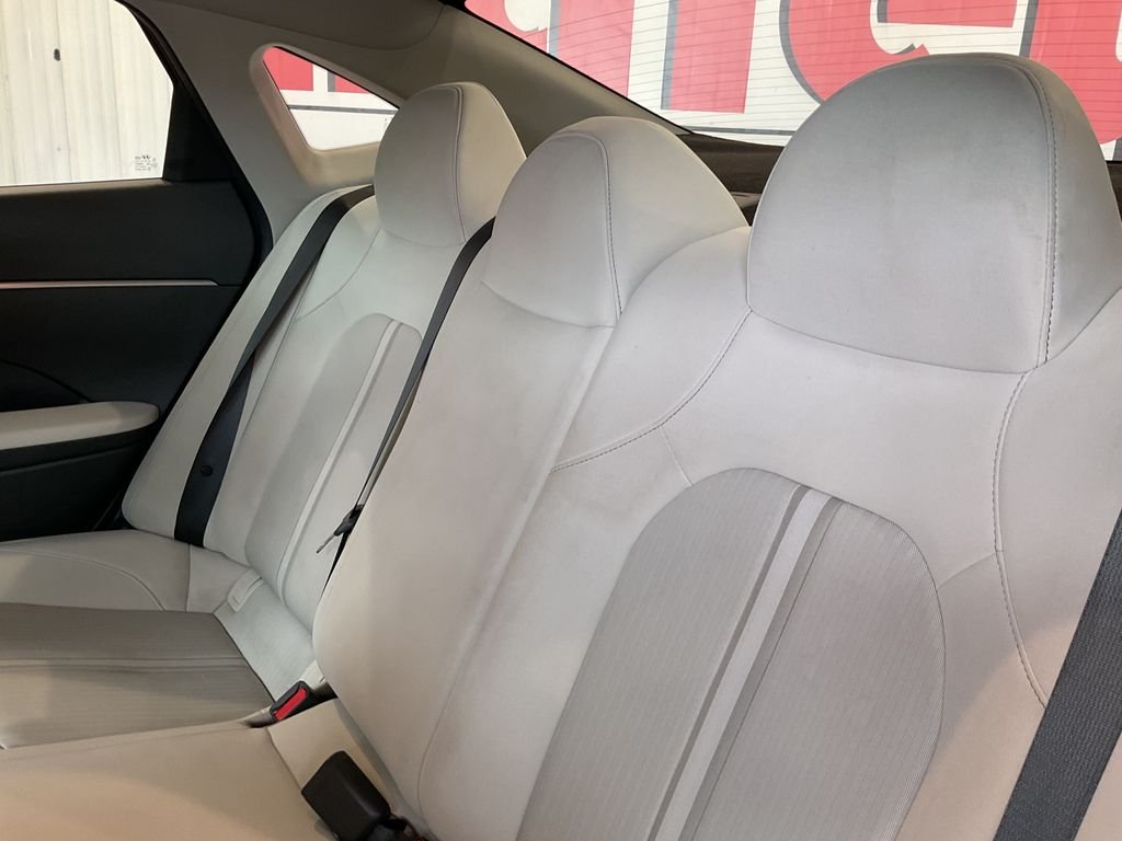 Used 2025 Silver Hyundai SE image 29