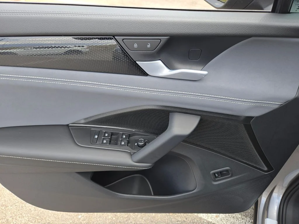 New 2026 Silver Volkswagen 2.0T SE image 10