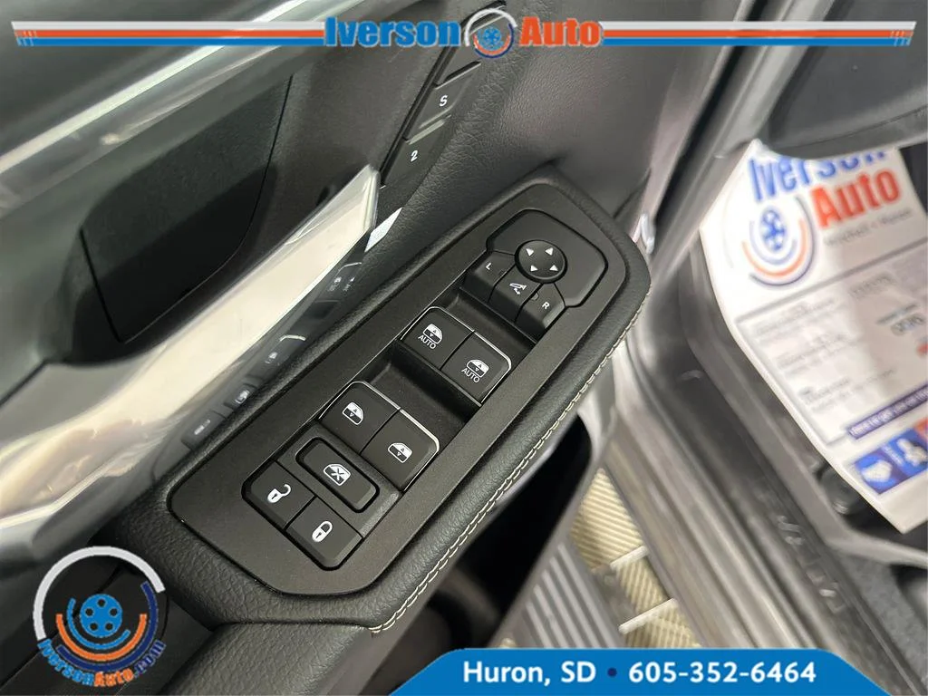 New 2026 Granite Crystal Metallic Clearcoat Ram Laramie image 16