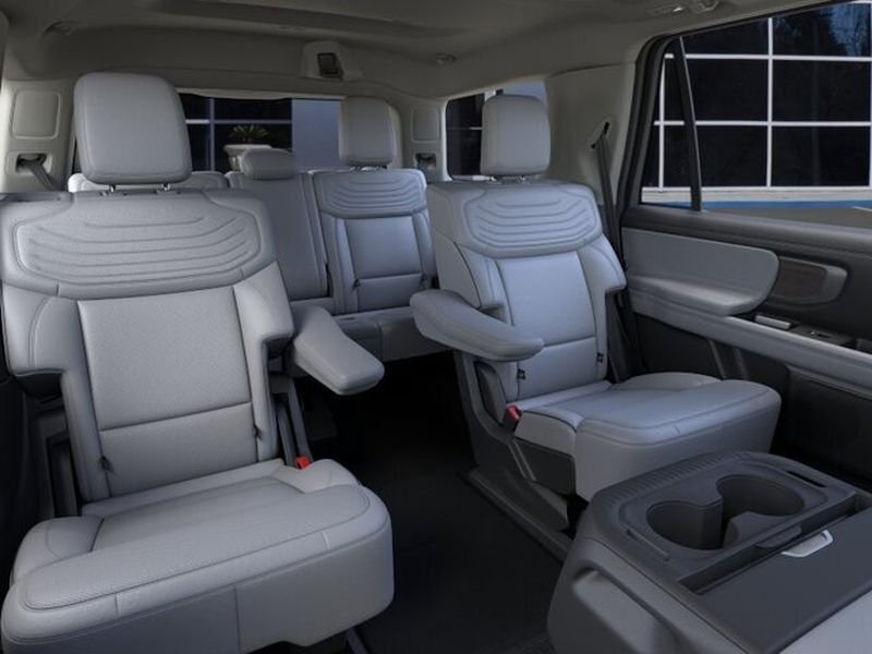 New 2026 Glacier Gray Metallic Tri-Coat Ford Platinum® image 13