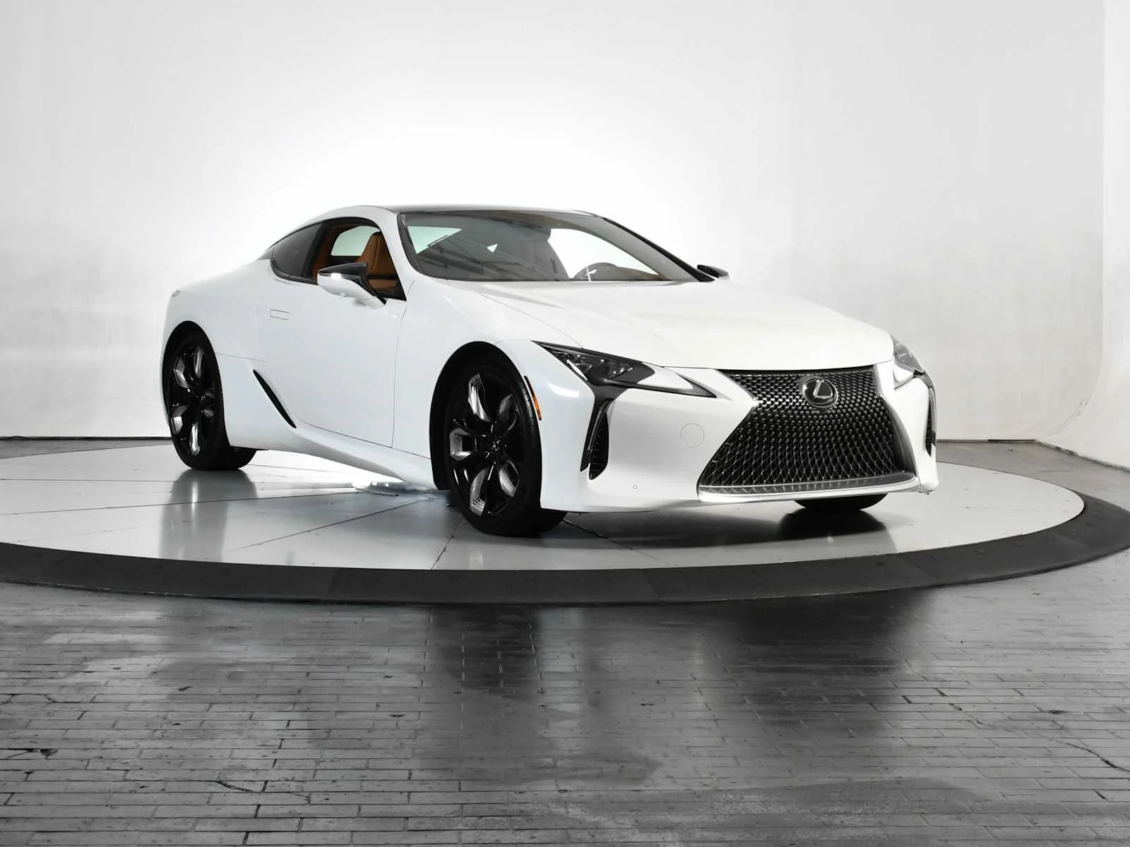 Certified Used 2024 ULTRA WHITE Lexus  image 9