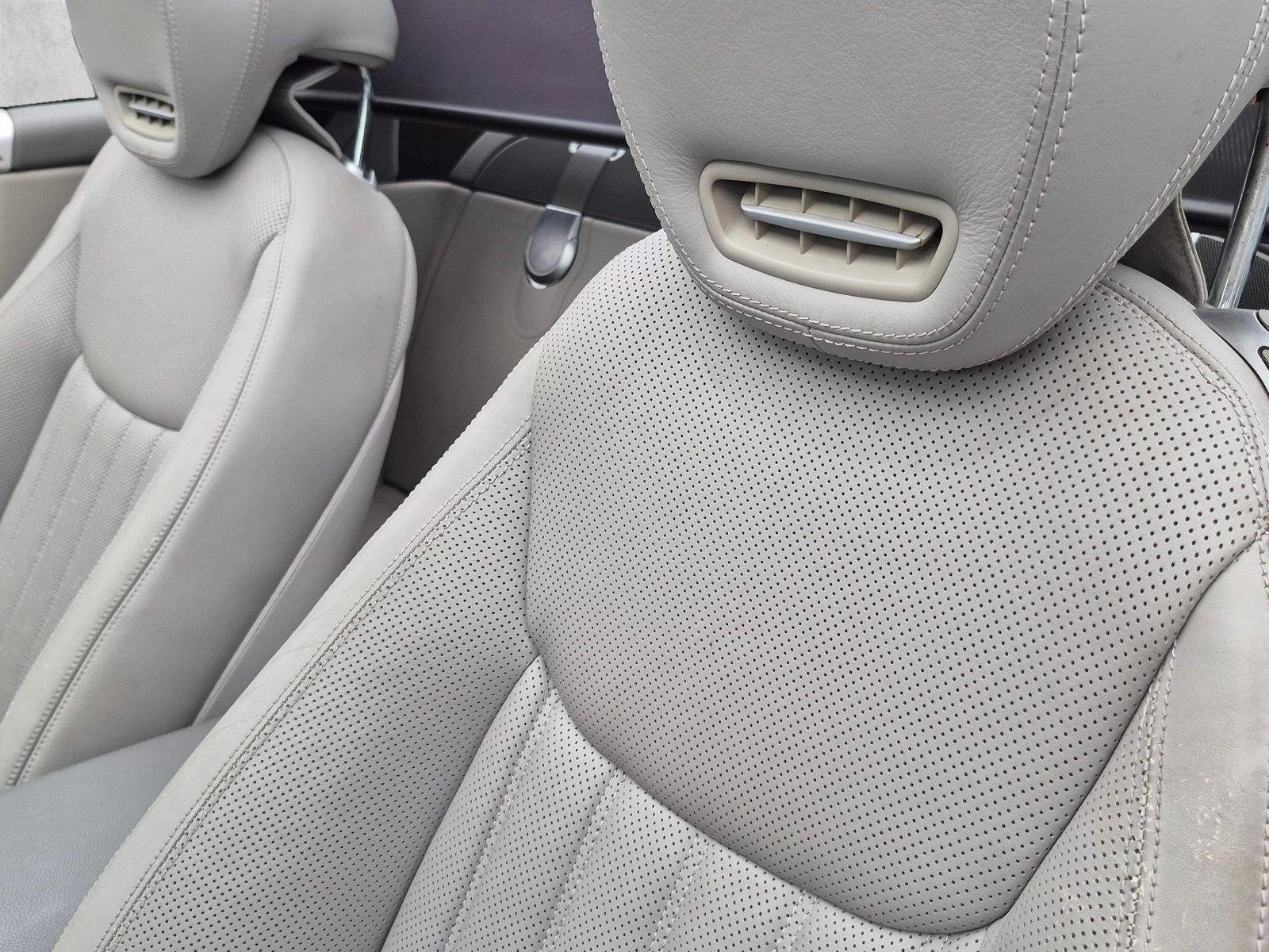 Used 2009 Capri Blue Metallic Mercedes-Benz V8 image 15