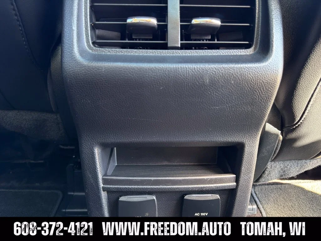 Used 2016 Black Ford SEL image 34