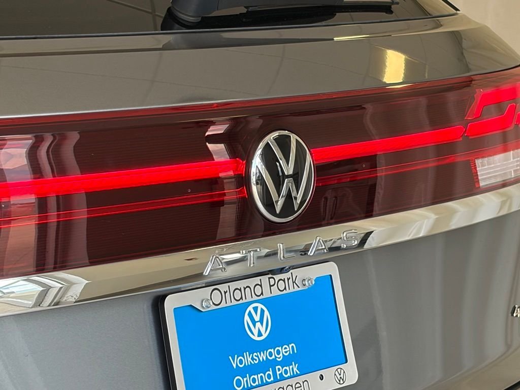 Certified Used 2024 Platinum Gray Metallic Volkswagen 2.0T SE image 9