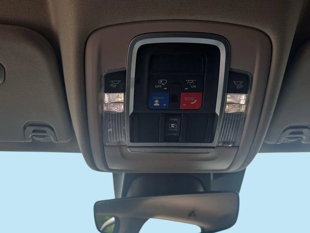 Used 2022 White Ram Laramie image 20