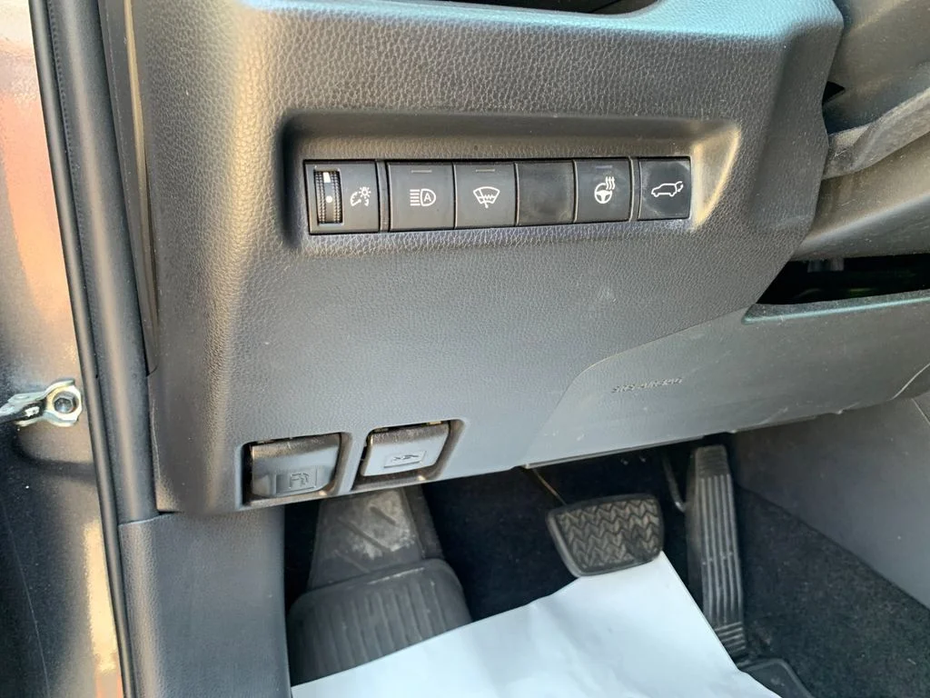 Used 2021 Gray Toyota XLE Premium image 32