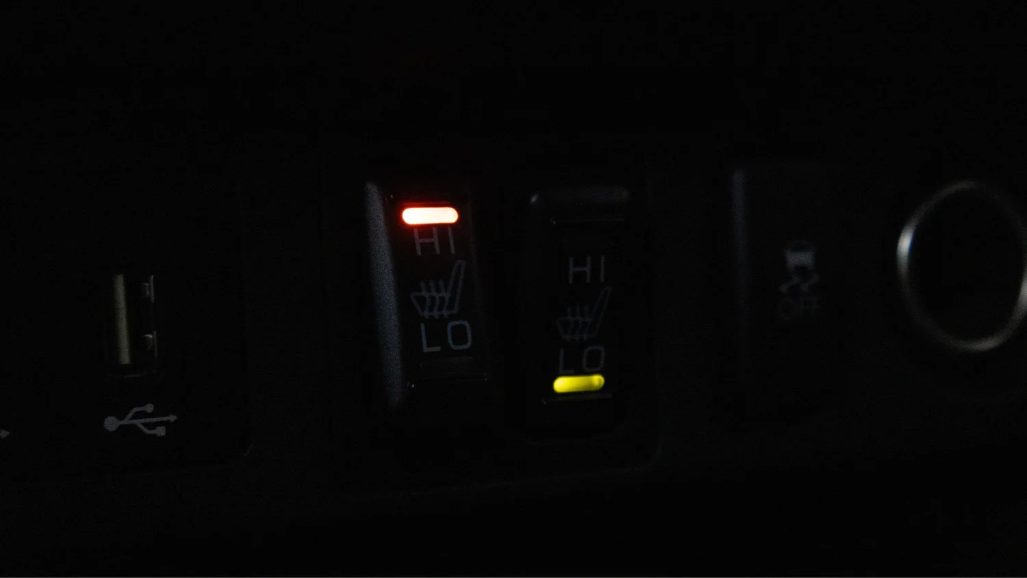 Used 2024 Silver Mitsubishi S image 21