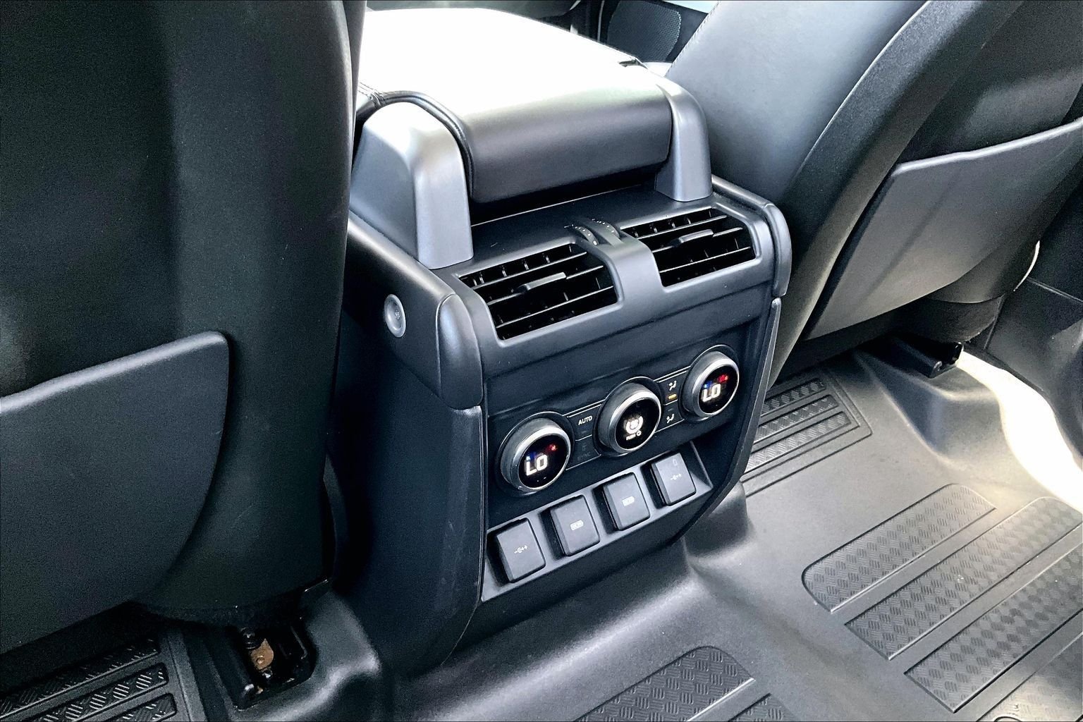 Used 2020 Gray Land Rover HSE image 34
