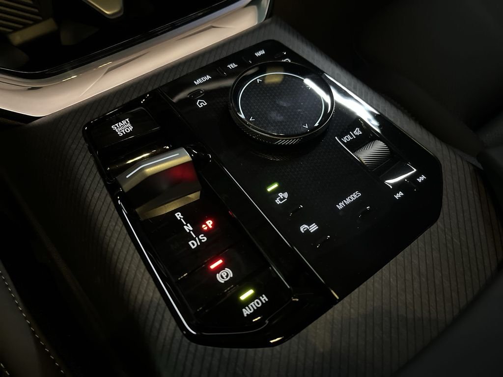 New 2026 Dark Graphite BMW 30 xDrive image 20