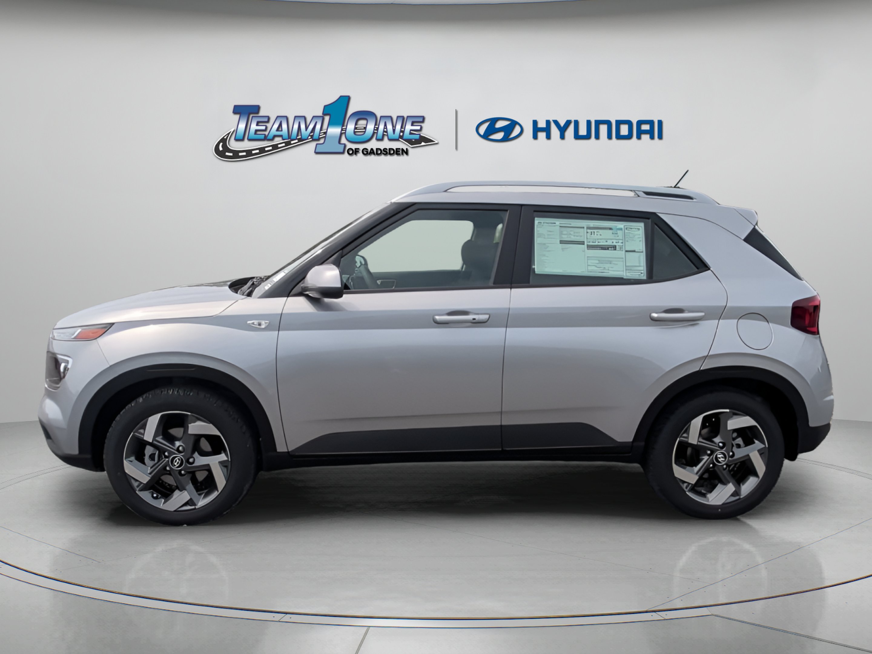 New 2026 Shimmering Silver Hyundai SEL image 5