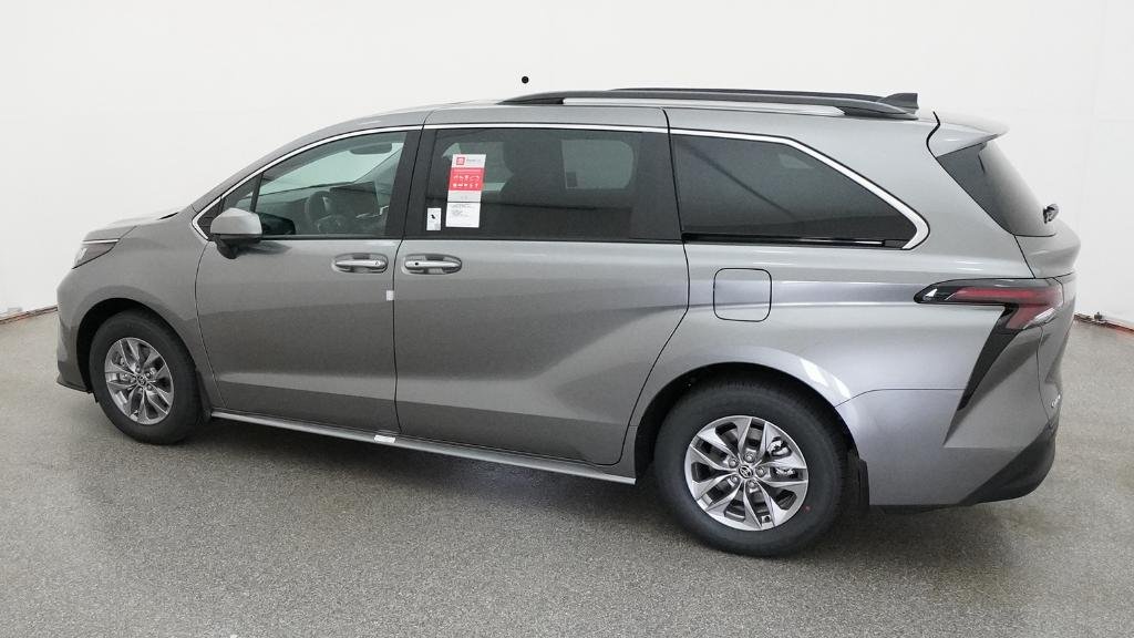 New 2026 Heavy Metal Toyota XLE image 3